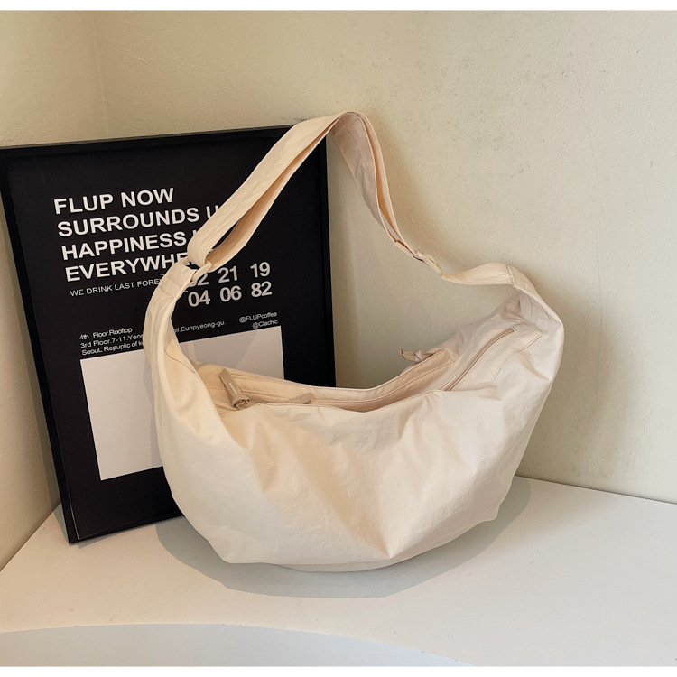 Womens Large-Capacity Artistic And Minimalist Crescent-Shaped Dumpling Bag