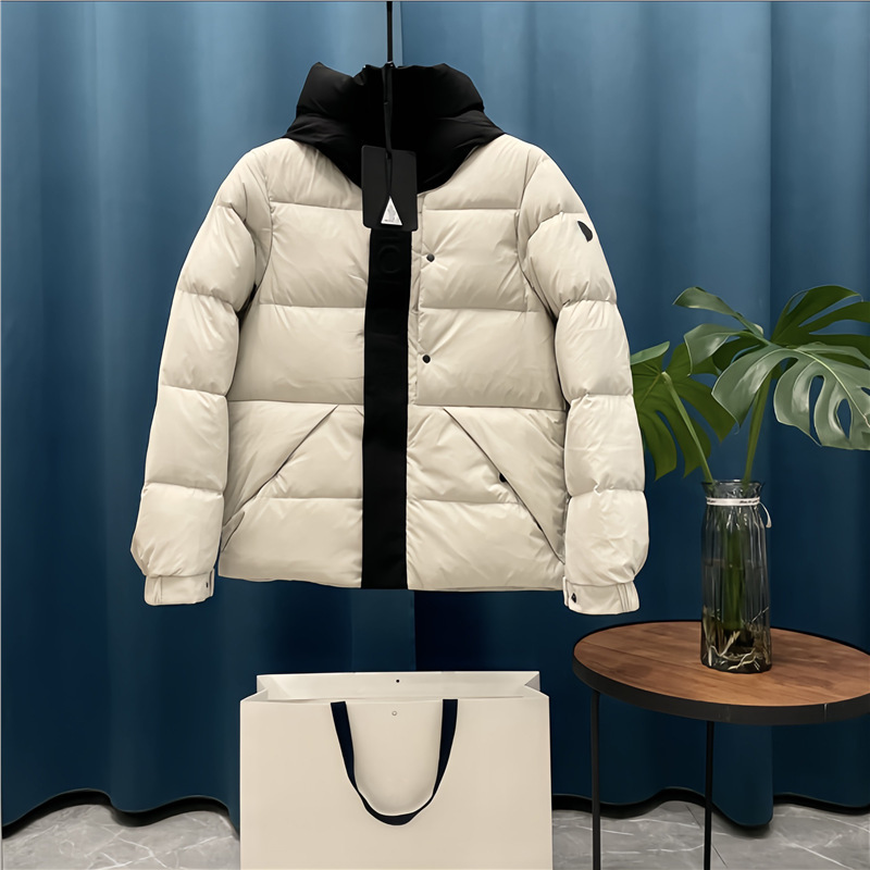 High-end version of the Mengjia Made Black Warrior solid color logo embroidered zippered hooded short down jacket Black Warrior