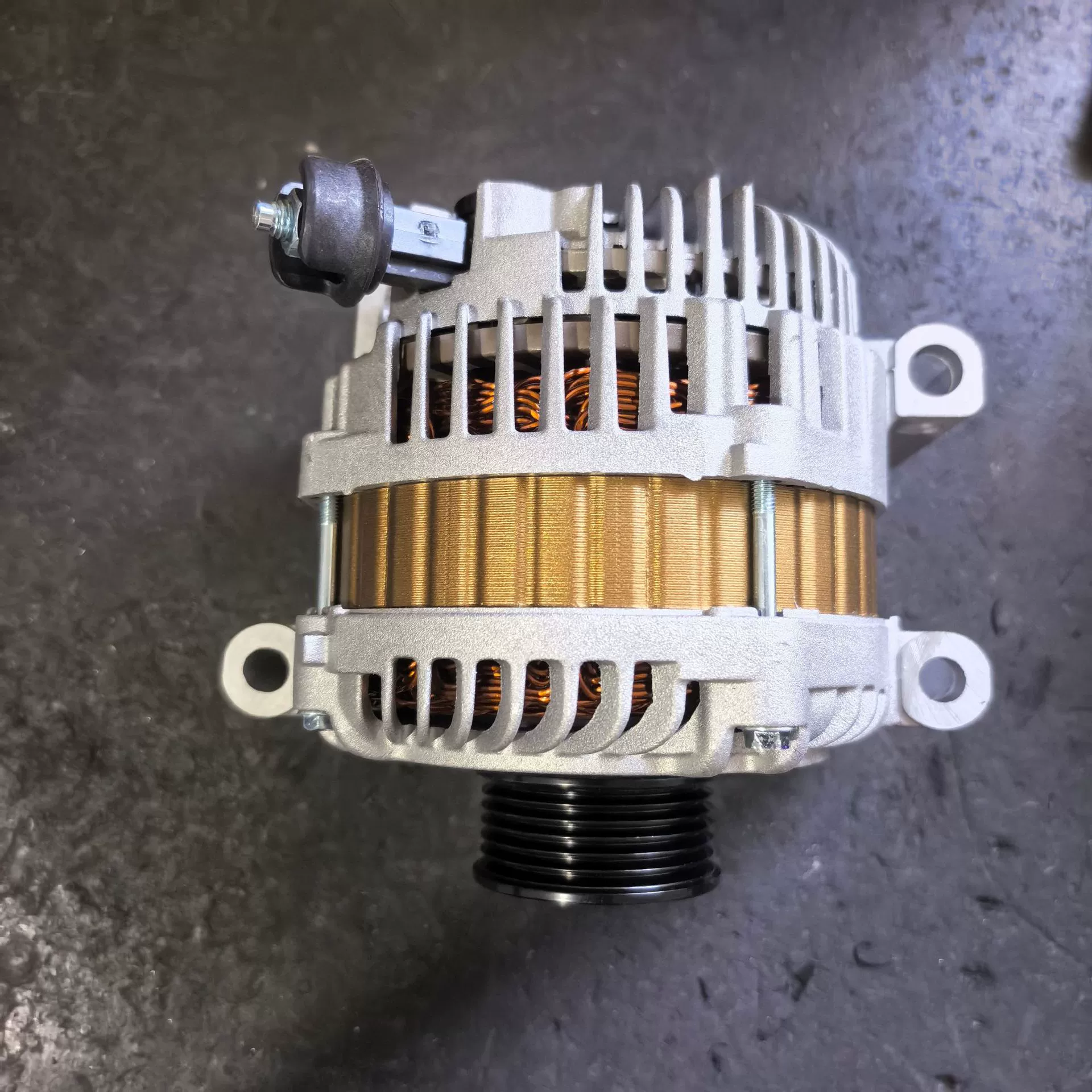 A003TJ0991 6E5T10300BD 14V150A 6PK FUSION3.0 2006-2009 3PI
