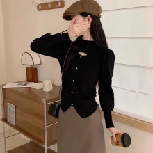 2025秋季红色气质设计感显瘦女式针织衫内搭打底毛衣时尚性感镂空