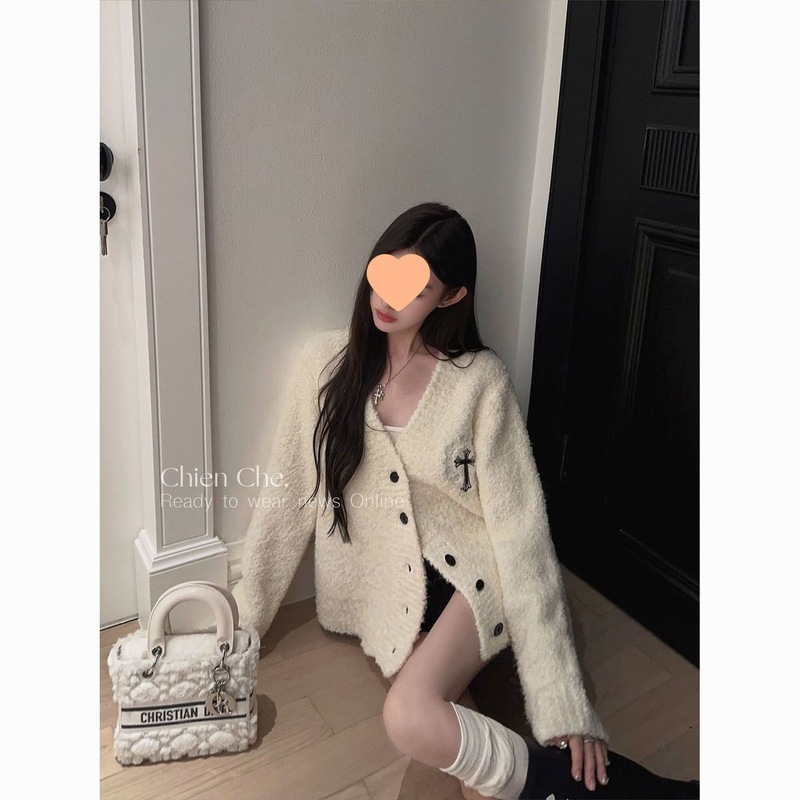 重工刺绣十字架V领毛衣外套女秋季新款宽松软糯慵懒感针织衫|undefined