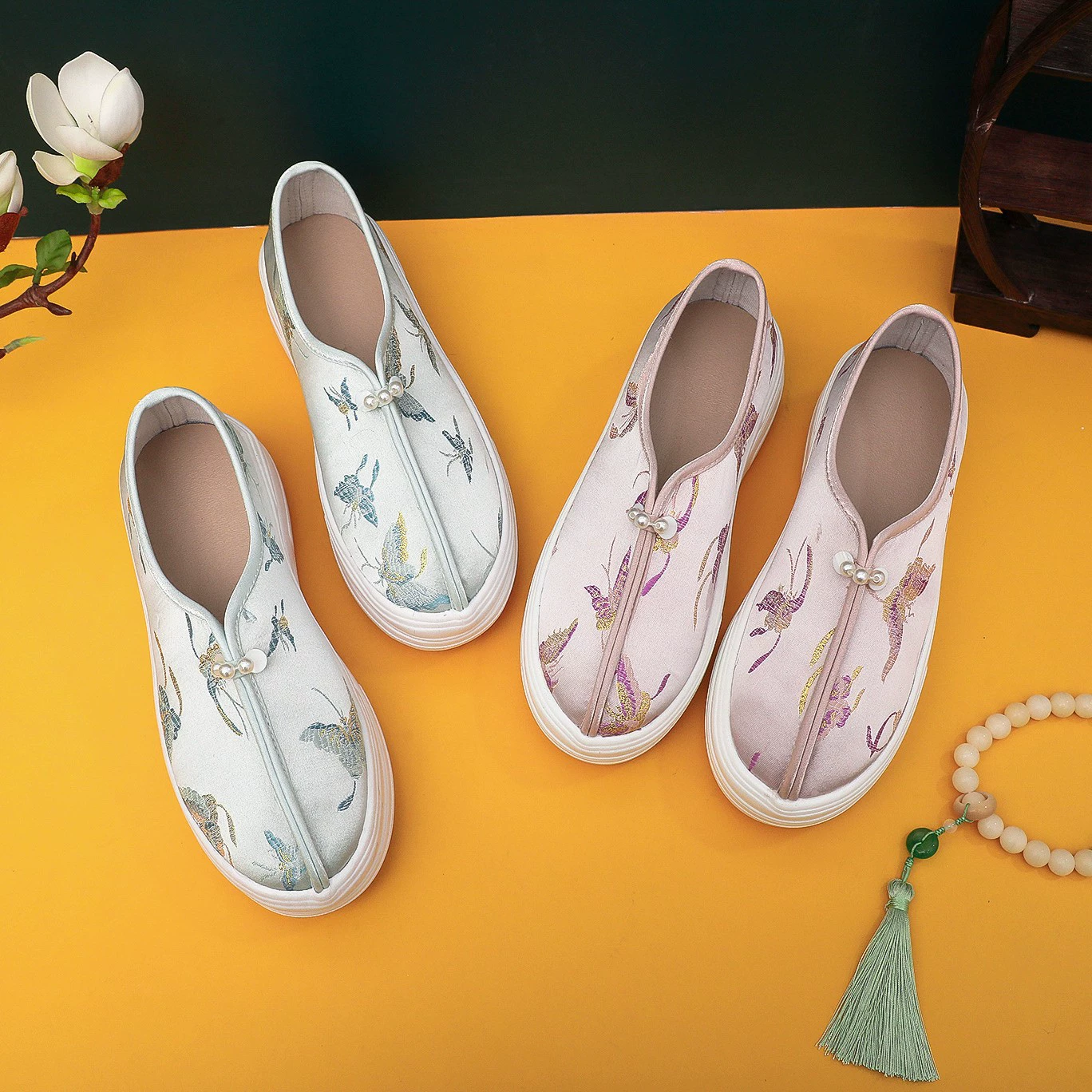 2025 лето и осень новая мягкая подошва, увеличенные одиночные туфли с антикварной новой китайской туфли