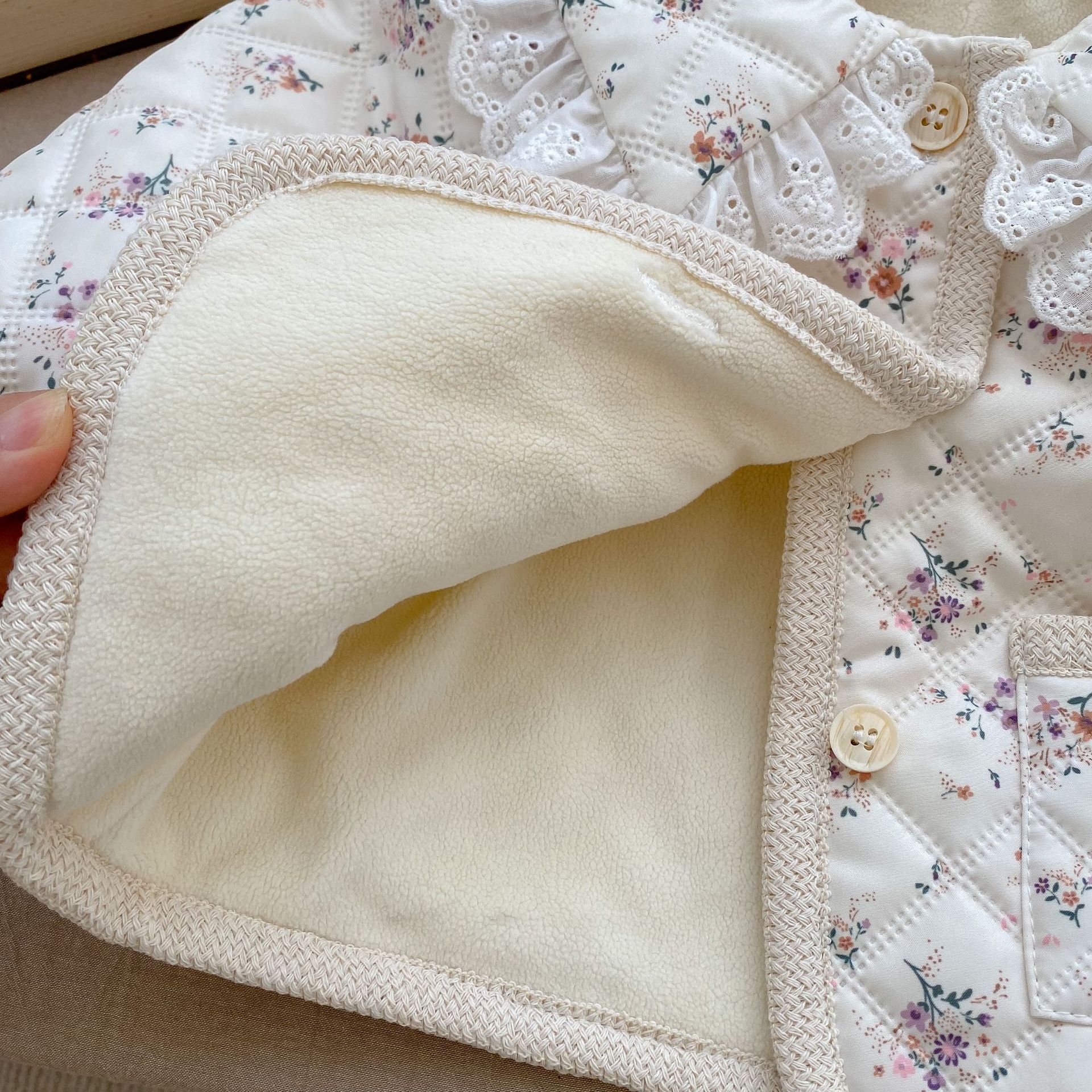 INS invierno niñas bebé lana forrado floral abrigo estilo occidental solapa algodón acolchado abrigo manga larga engrosada Chaqueta de algodón acolchado