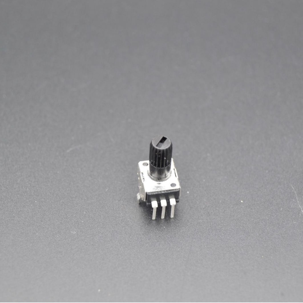 RA09旋转式电位器  外形尺寸9.5mm  调节音量作用