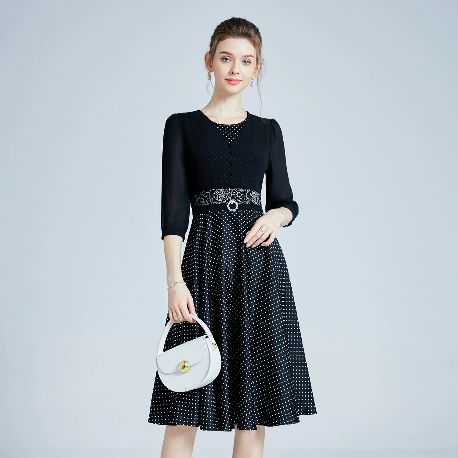 Шэньчжэньское Брендовое платье для средних лет, новинка 2024, простое черное платье для молодой мамы больших размеров, цельная доставка