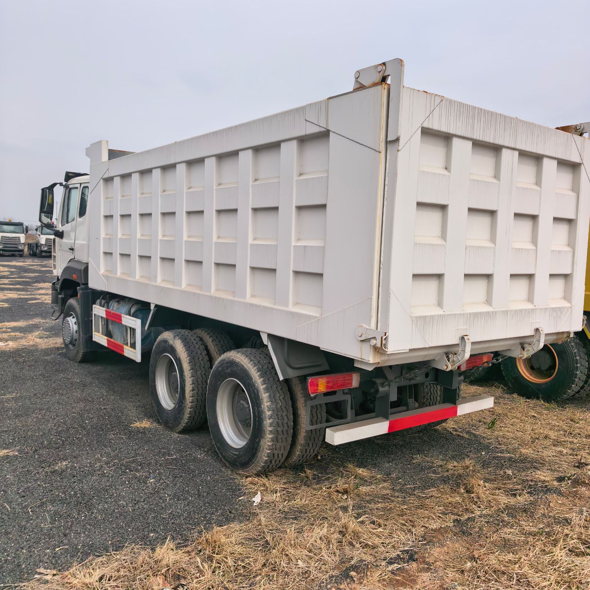 Cross-Border Sinotruk Howo Heavy-Duty Dump Truck Nx371 Horsepower Dump Truck Howo 10-Wheel Dump Truck