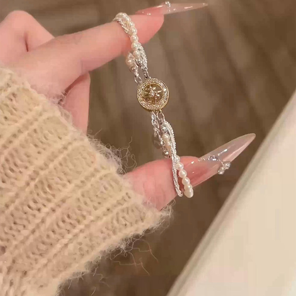 Retro sophisticated elegant bracelet with zircon pearl
