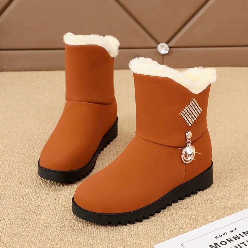Демисезонные ботинки на платформе Martens, металлический кулон и подкладка из искусственного меха, размеры 36–41