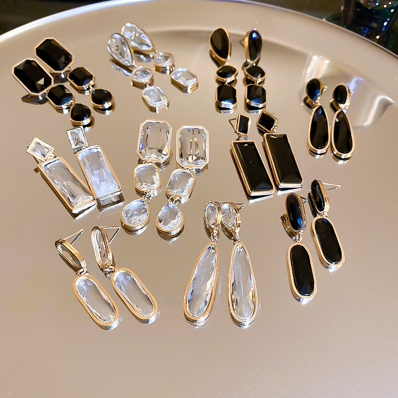 Fashion Oval Titanium Steel Plating Zircon Earrings 1 Pair