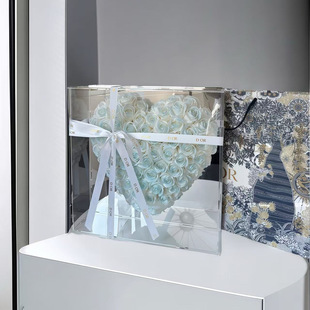 ������õ���R����ĺ���Ů�ѱ������Ձ�������������52���Ʒ