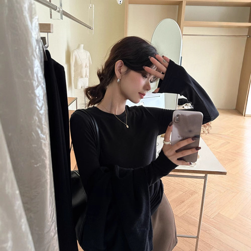 高弹软糯灰色圆领长袖正肩打底衫女秋冬季设计感内搭打底T恤上衣