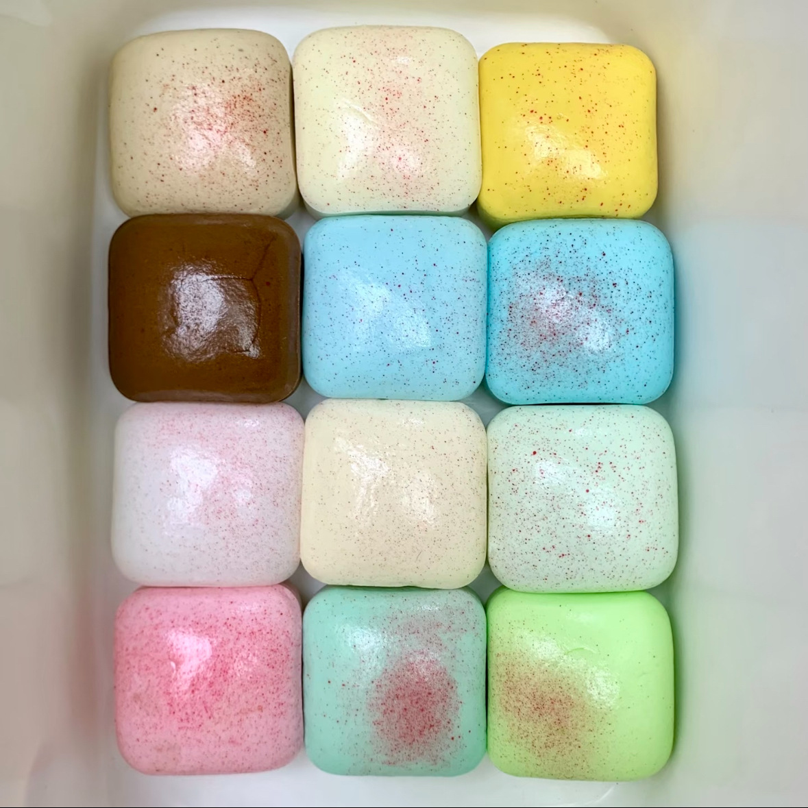 Juguete blandito de masa cruda de pan blanco de rebote ultra lento, de textura suave, ideal como regalo, se puede enviar en nombre de terceros.