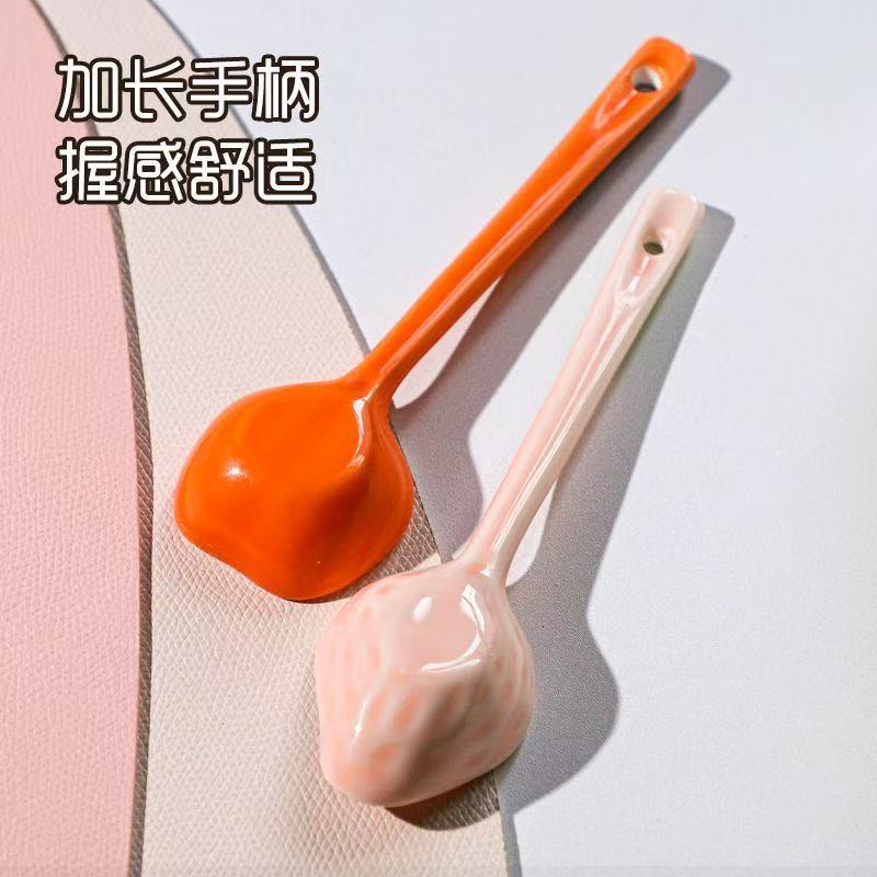 Cucharas de calabaza de cerámica creativa encantadora cucharas de fresa cucharas de postre cucharas de mango largo cucharas de alto valor