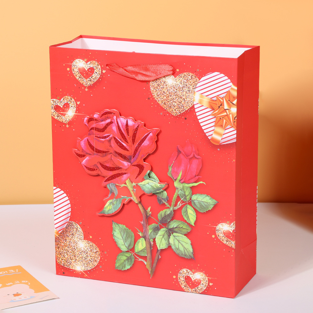 Bolsa de regalo cuadrada de papel rojo para Año Nuevo, diseño con rosas