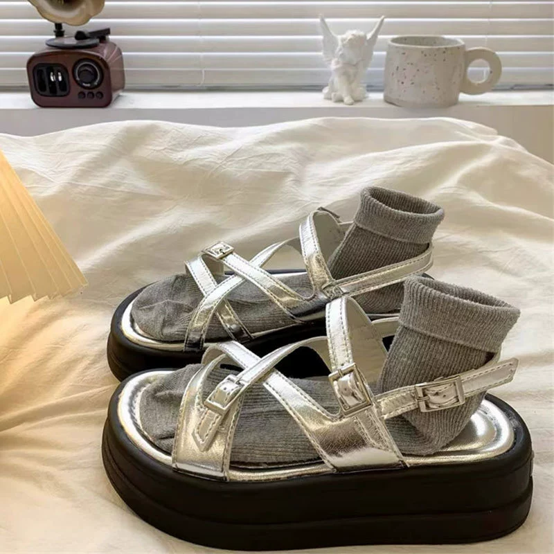Серебряный нишный кекс босоножка с открытым носком женский 2025 новый корейский новый дикий нескользкий пляжный римский туфли