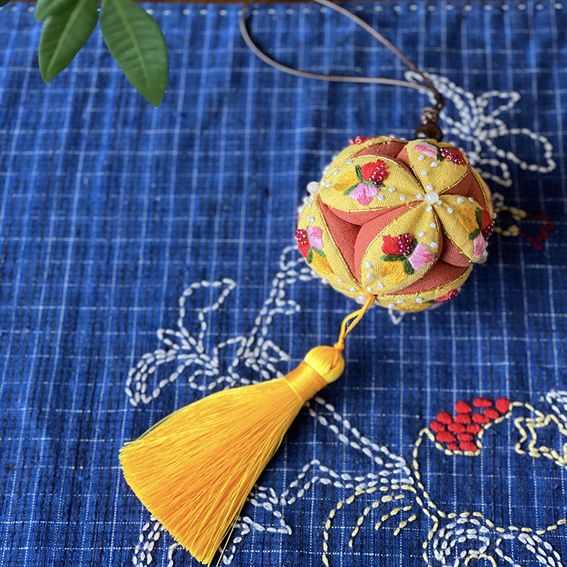 Saquete de estilo antiguo bordado mano Lu DIY material paquete colgante bolsillo de bola para regalar novia colgante de flores