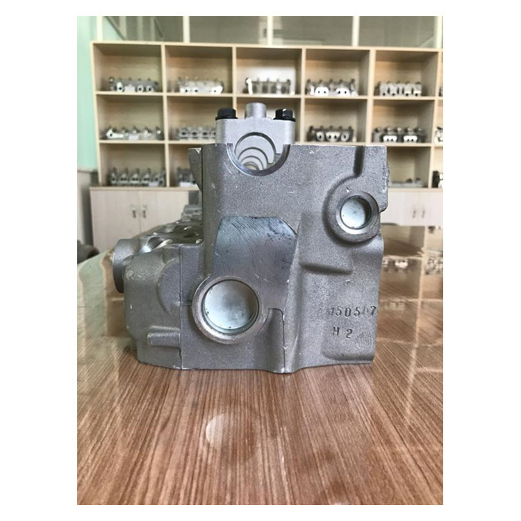 Source Factory Direct Sales Car Engine Accessories 4m40 Engine Cylinder Head Four-Cylinder Aluminum Cylinder Head 4m40