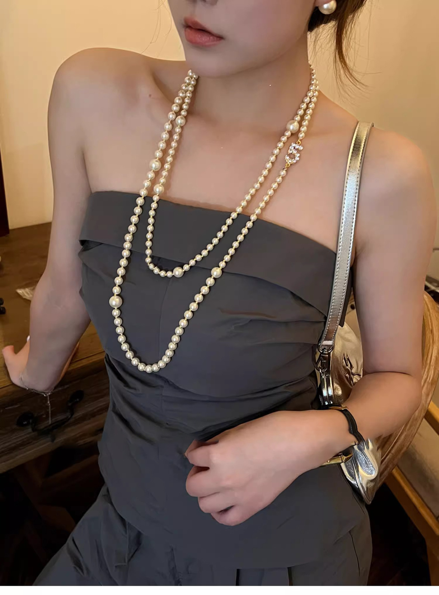 不規則な長いタイプの真珠のネックレスのフランス式の軽い豪華な気質のセーターのチェーンの小さい大衆のシンプルで高級感の項は卸売りの女性を飾ります。