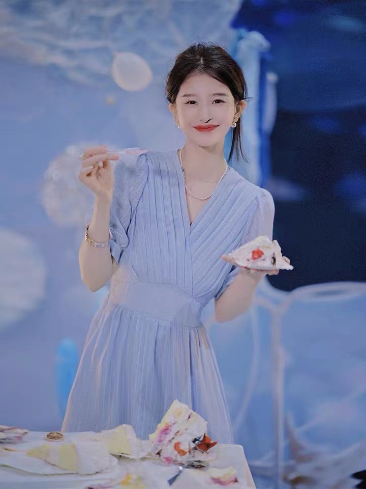 Đầm maxi nữ cổ V lưng cao chất Tencel mềm mại — Màu trắng chi tiết 4