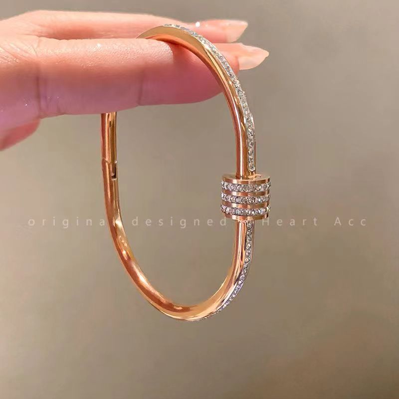 Pulsera dorada de cintura pequeña