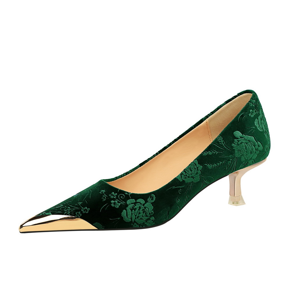 237-30 Banquet Chinese style women's shoes with thin heel, mid heel, shallow mouth, metal pointed toe, flower embossed velvet, and Western velvet single shoes