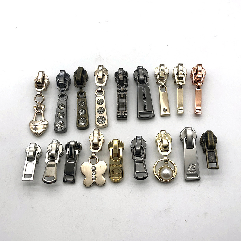 No.3金属製ジッパープル、バッグ付属品、銅歯ジッパーロック、鉄製プル、厚みのあるジッパープル、小さなジッパープル|undefined