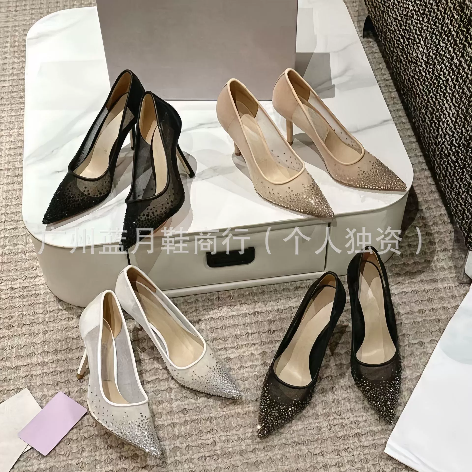 Новая французская фея на каблуках весной 2025 года