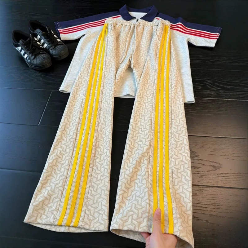 American-style striped color-block athletic sweatpants for men, 2026 autumn new collection, featuring a flowing, wide-leg design, loose fit, and straight-leg cut for a casual look