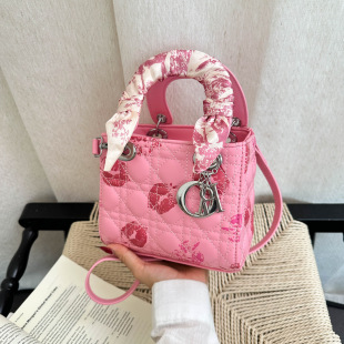 �羳����Ů�W���r��Ůʿ������촽��ӡ���z��������ͨ�ڰ�б���