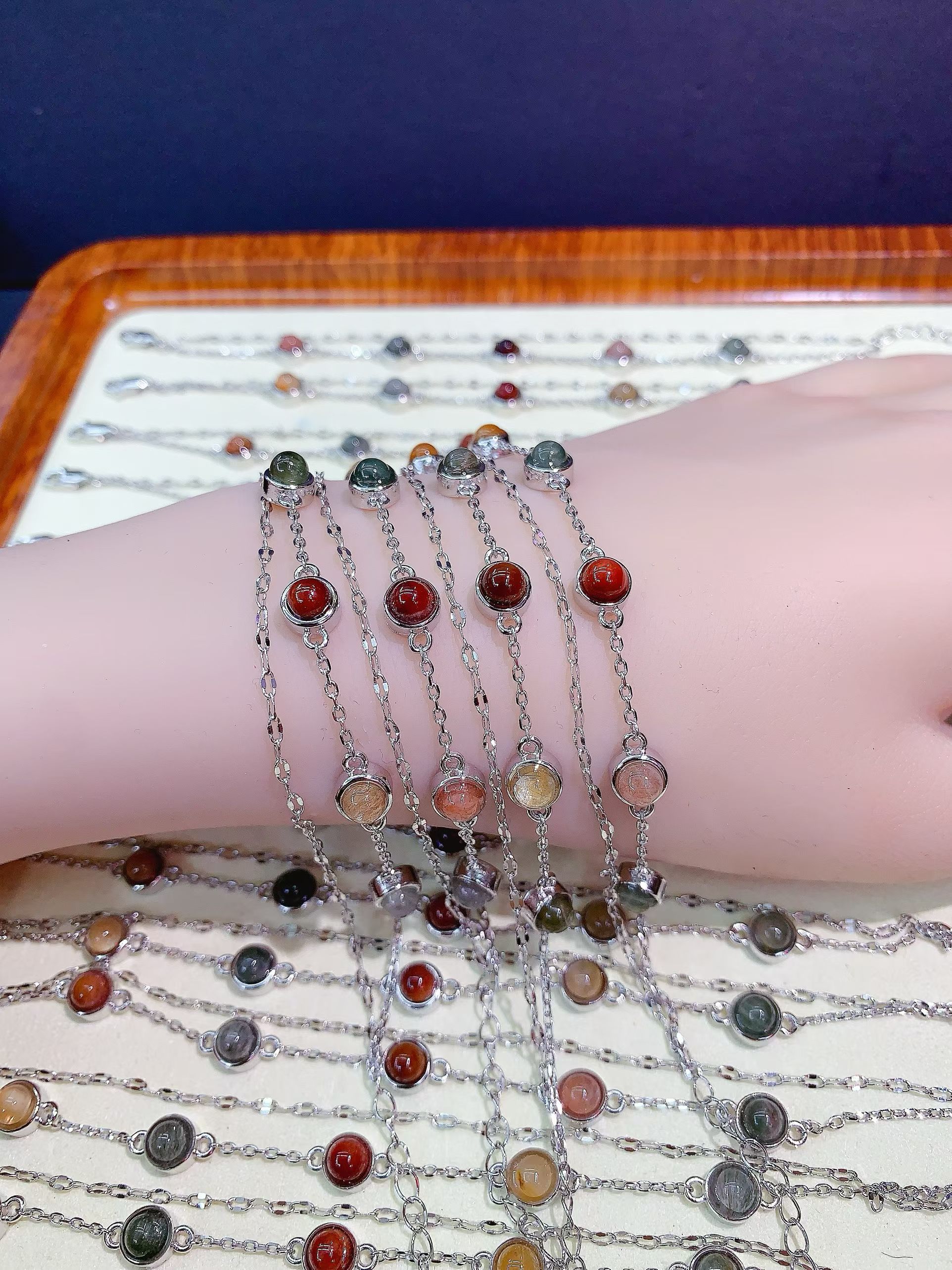 Wholesale natural colored rutilated quartz bubble bracelets, luxurious and high-end, trendy and colorfast, factory direct sales.