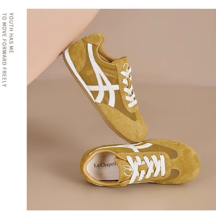 Zapatos de entrenamiento alemanes rojos para mujer 2025 verano nuevo estilo casual malla Forrest Gump zapatos de mujer de nicho de todo fósforo zapatillas retro de suela blanda