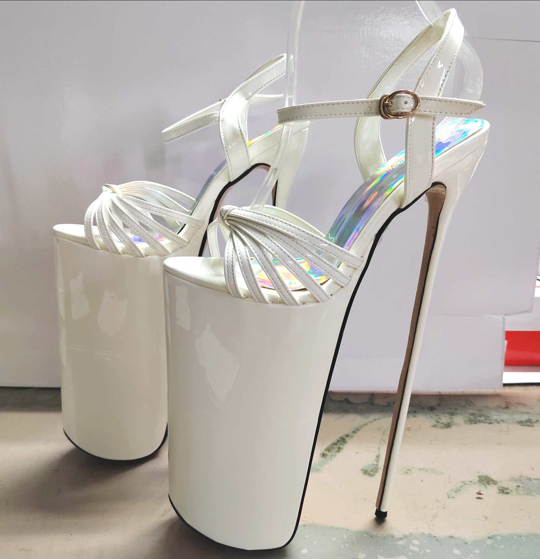 Sandal nữ cao gót siêu cao 30 cm quai mảnh khóa cài hở mũi — Trắng chi tiết 1
