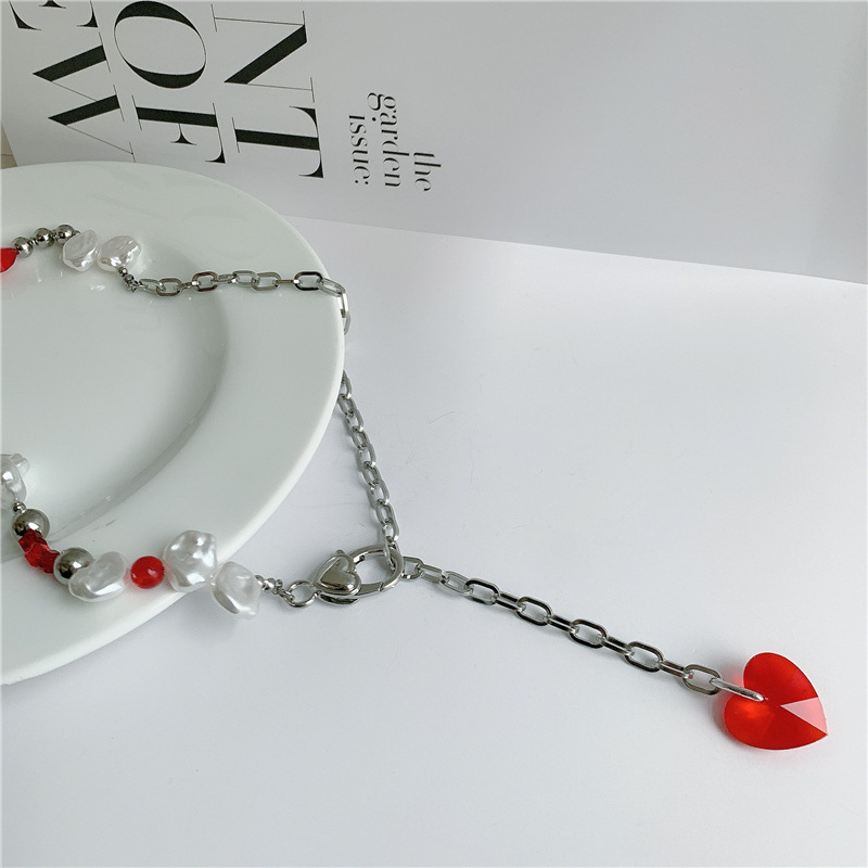 Retro Titanium Steel Pearl Heart-shape Necklace display picture 3