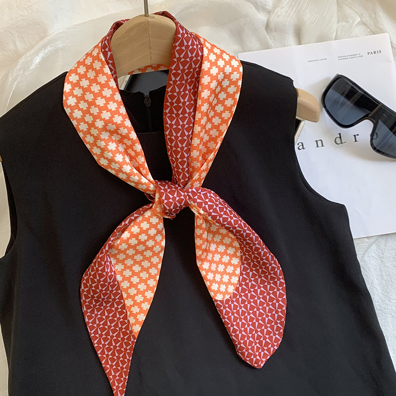 Pañuelo de seda con sentido avanzado, nuevo bolso atado todo-fósforo, serpentina, multifunción, bufanda de lunares, cabello trenzado, cinta, pañuelo, cinturón para el cabello