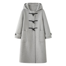 2025冬季新款浅灰色绵羊毛牛角扣连帽双面呢长款大衣女5FA371131