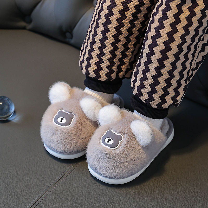 Zapatillas de algodón para niños otoño e invierno 2025 antideslizantes para el hogar con una base suave cálida lindas zapatillas de dibujos animados para hombres y mujeres niños niños