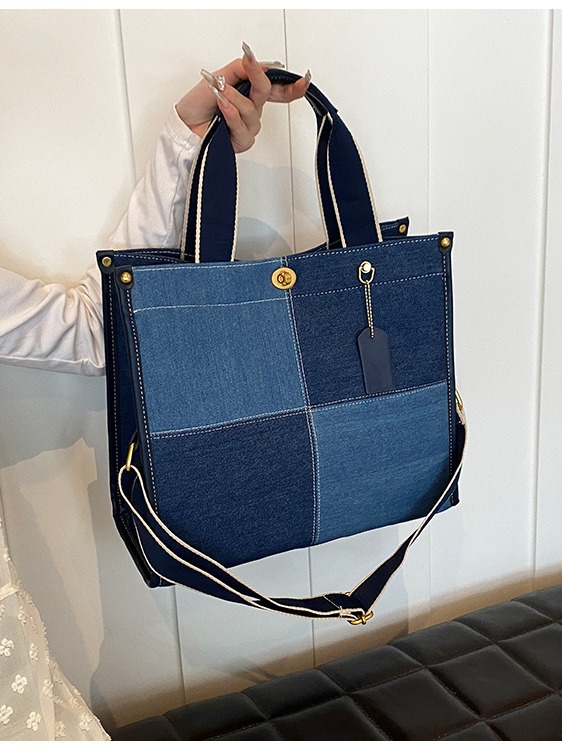 Bolso de denim de gran capacidad para mujeres 2024 nuevo color de moda empalmado bolso de mano tote de viaje mochila de hombro