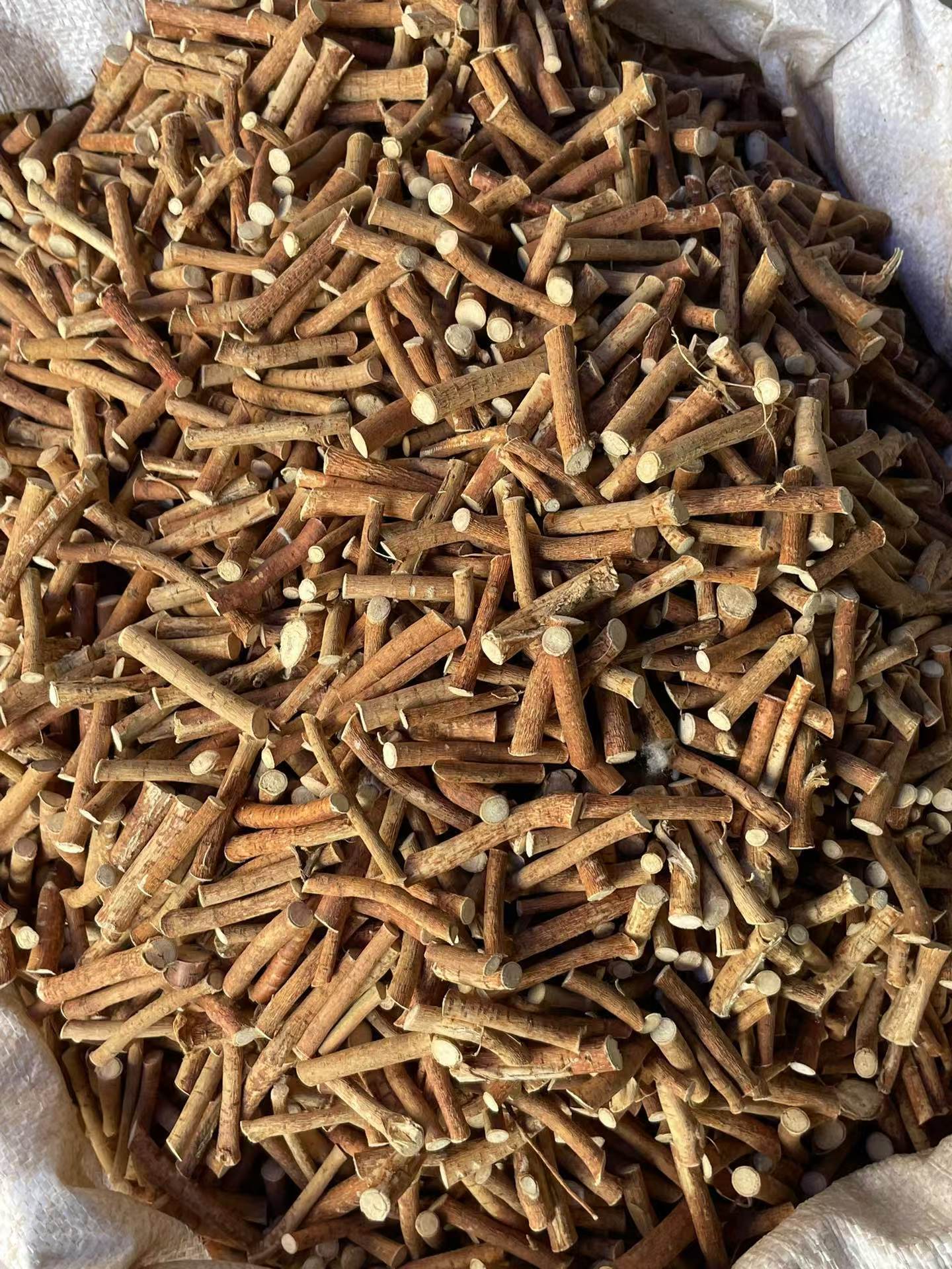 Dried Wuzhimaotao Root Soup Herb 250g Guangdong Five Finger Peach Root for Traditional Soups specifications