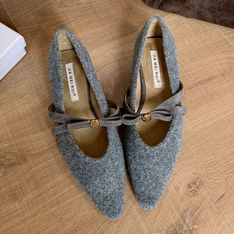 New French-Style Mary Jane Shoes 2025 with Plush Lining, Warm Square-Toed Shallow Mouth, Paired with a Skirt, Rose Evening Shoes