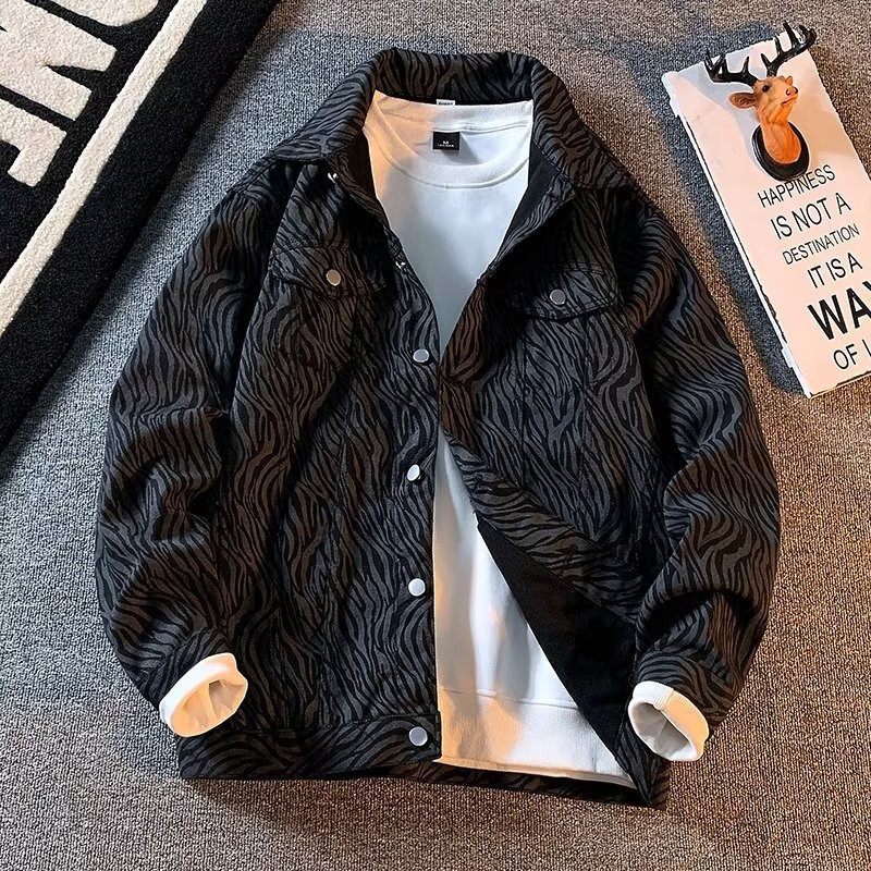 Design sense Denim coat 2024 autumn and winter men's ins tide brand tooling functional wind fake two-piece coat trend