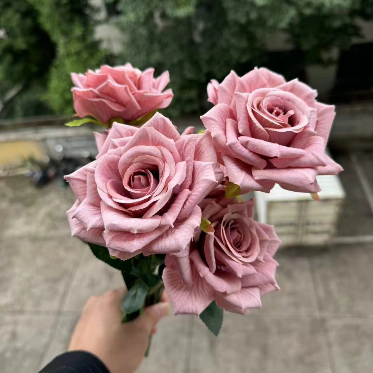 7-Cabeza de curling Rose Bouquet cappuccino Rose flor artificial vintage Rose decoración del hogar salón de bodas de diseño