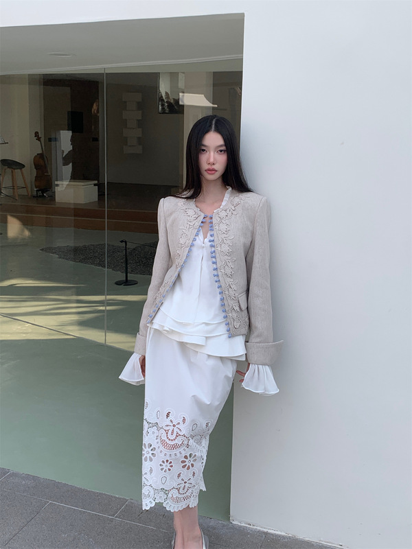 Oatmeal French Retro Palace Cuffed Flying Sleeves Heavy Blue Buttoned Jacket Suit