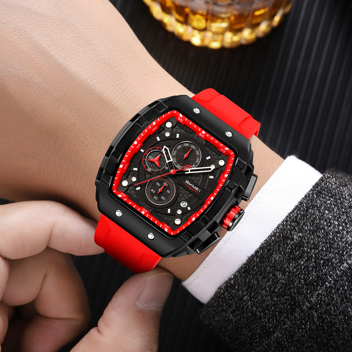 Reloj de hombre de barril de vino de moda reloj de pulsera deportivo correa de silicona transfronteriza calendario multifuncional reloj de hombre