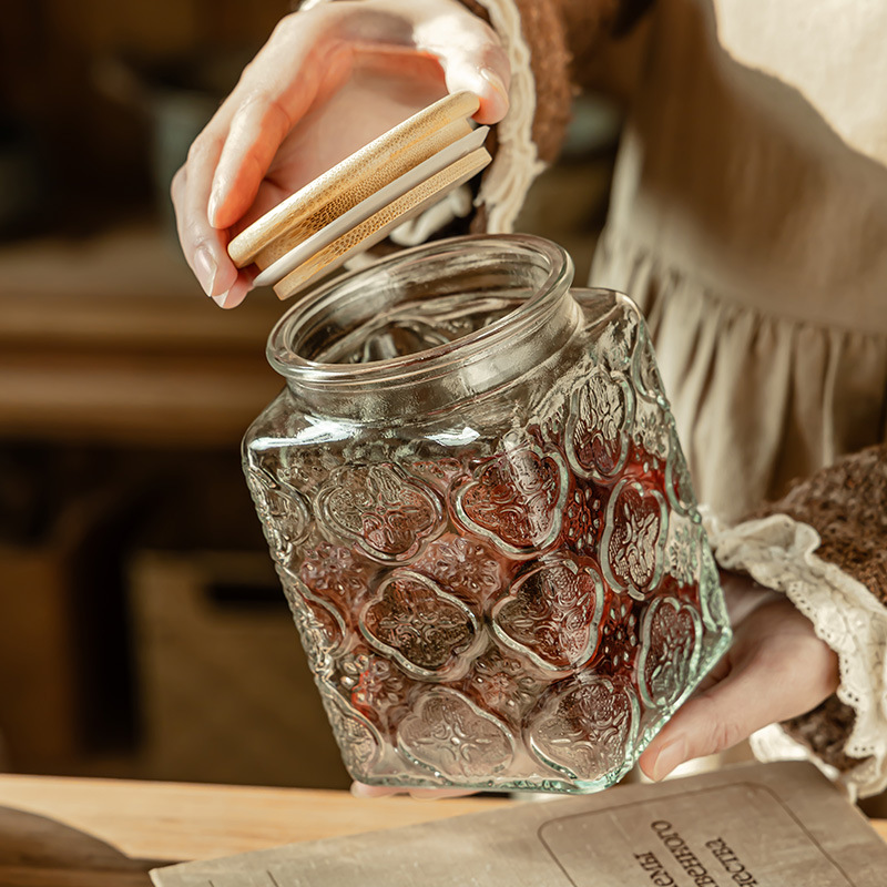 lata de alto valor facial, frutas secas