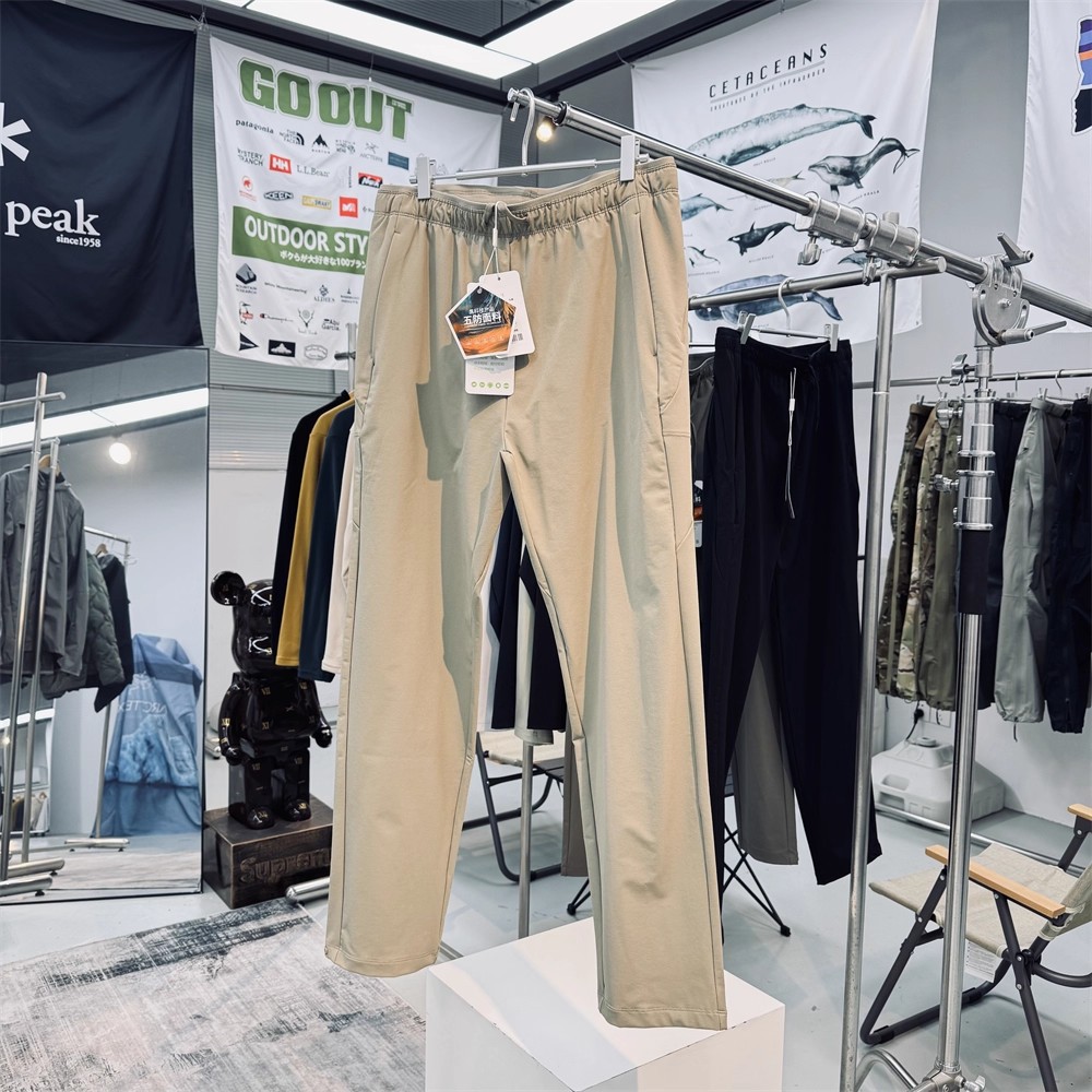 Pantalones al aire libre de cáscara blanda para hombres y mujeres pantalones de otoño impermeables al desgaste pantalones de montaña pantalones deportivos casuales