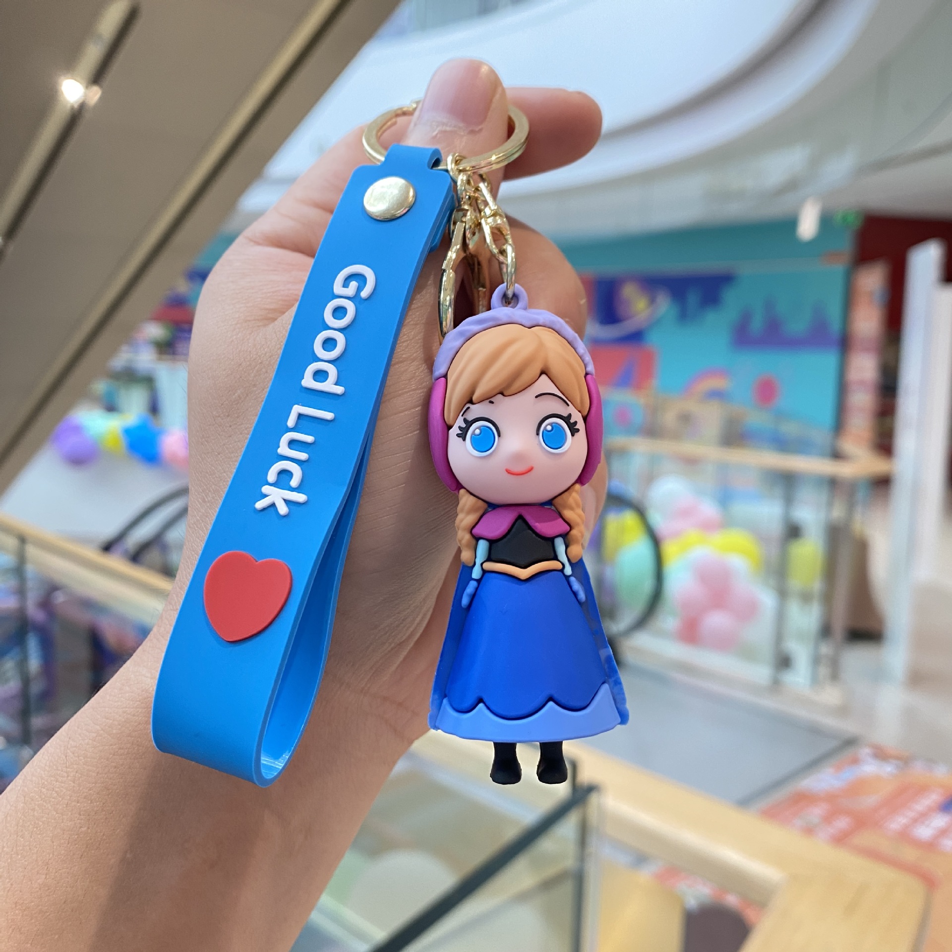 Congelado blanco nieve llavero coche mochila colgante lindo muñeca máquina pequeño regalo al por mayor