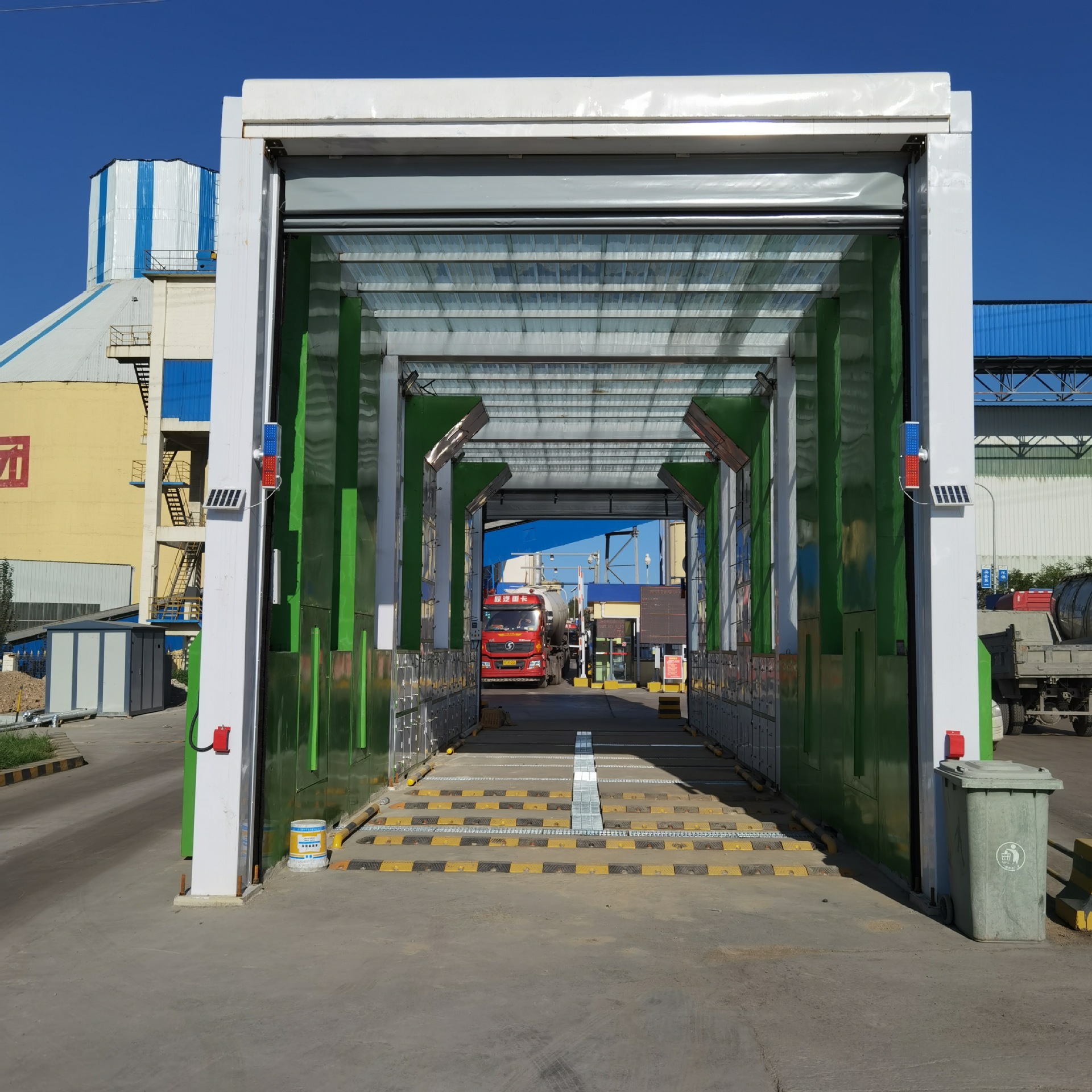 龙门洗车机 全封闭工程洗车台 全方位高压冲洗 厂家直供上门安装