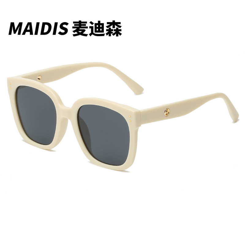 Retro square sunglasses