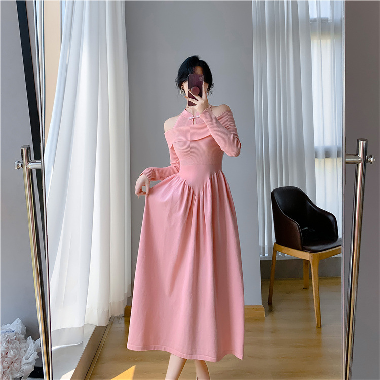 Collection automne/hiver 2024 : Cheongsam deux pièces de style chinois revisité, à porter avec un manteau et une robe en maille._voghion.com