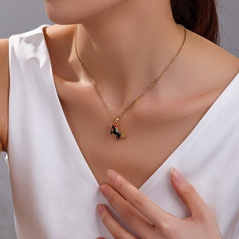 Xuping joyería esmalte de aleación europea y americana colgante de unicornio de dibujos animados lindos colgante de animales coloridos